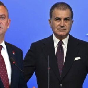 akpden ozgur ozele tepki organize kotuluklerin nerede oldugunu gormek istiyorsa siyasi navigasyon guncellemesi yapmasi yeterli olacak qDjluA4r