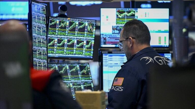 new york borsasi yukselisle acildi 4 agustos 2025 v8ObAx39