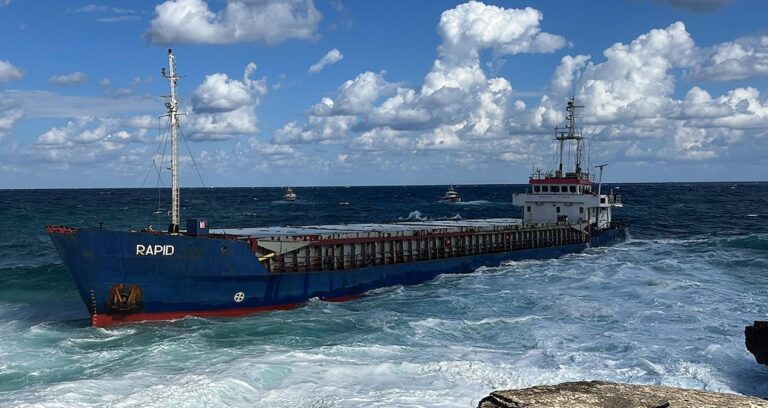 81 metrelik gemi kocaelide karaya oturdu 8MNV5yVC