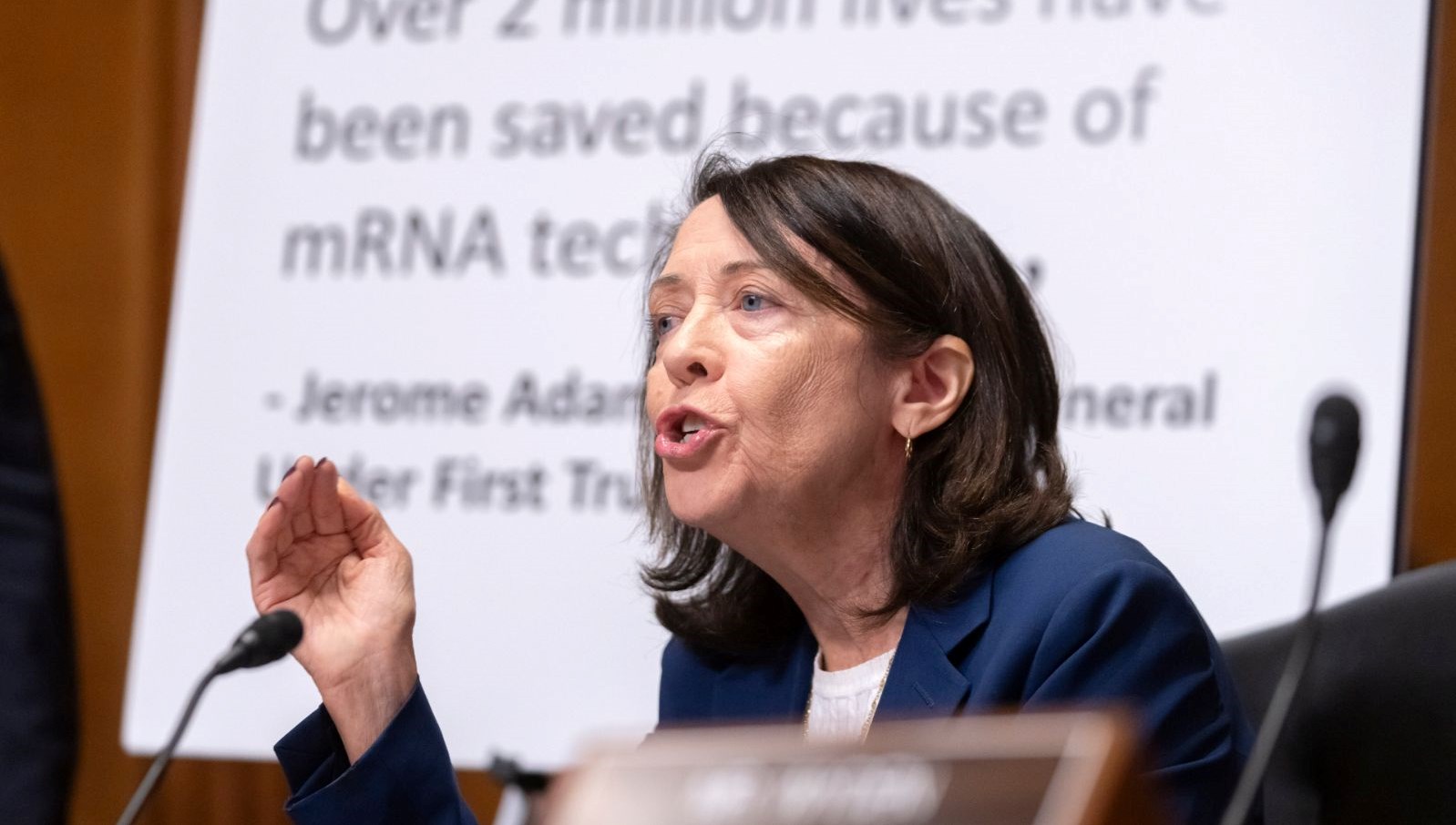 abdli senatorden aysenur paylasimiyla yasa tasarisi sinyali u2uTdiig