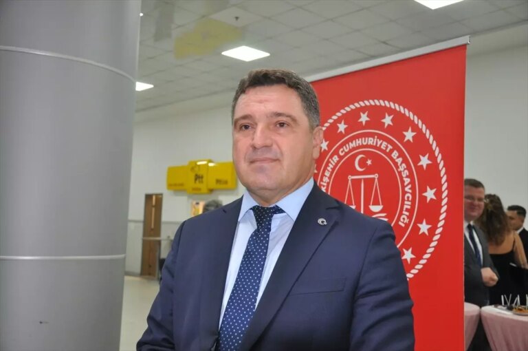 eskisehirde adli yil acilis kokteyli 3kb3dM7H