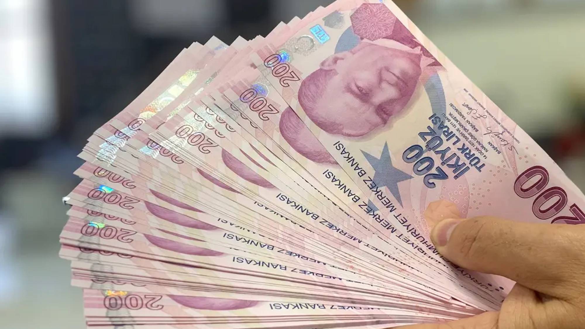 karar yazari ulvi saran en yuksek banknotunuzla ancak lokanta bahsisi odeyebiliyorsunuz CUI3R9P8