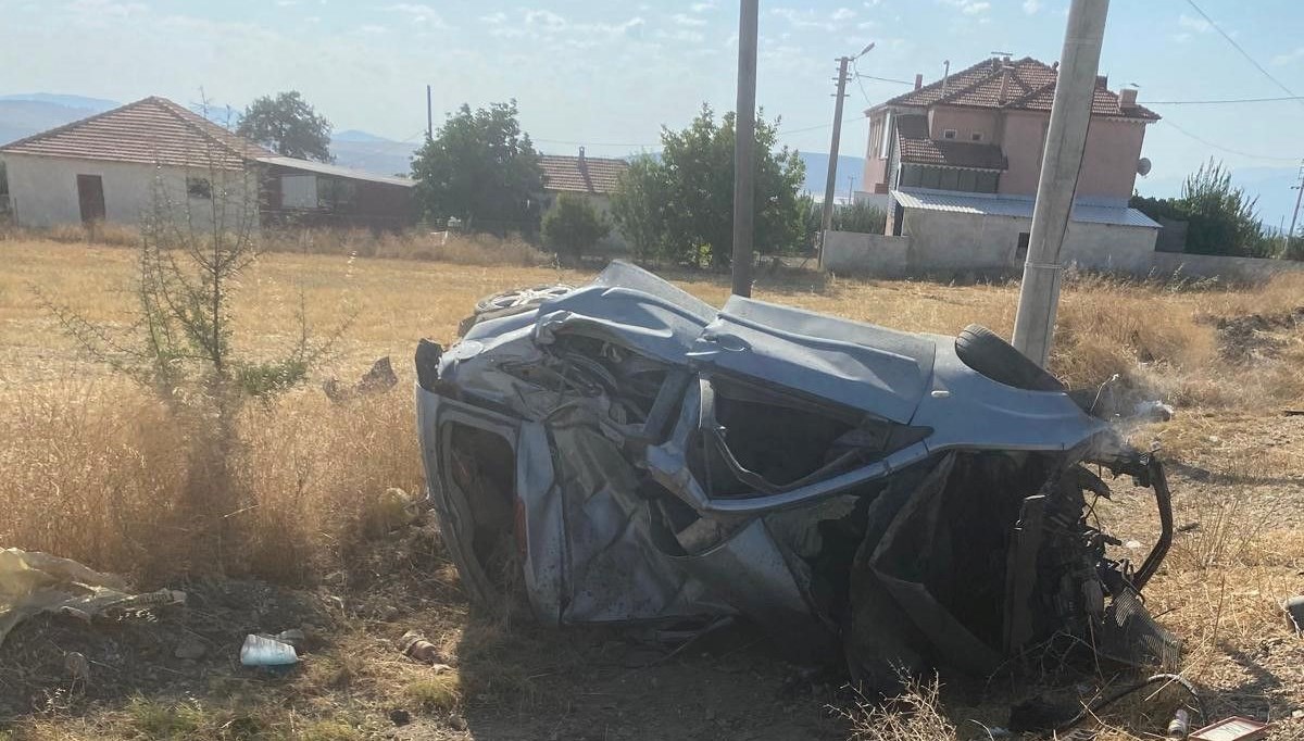 kontrolden cikan otomobil sarampole yuvarlandi 1 olu IrnZiMuG