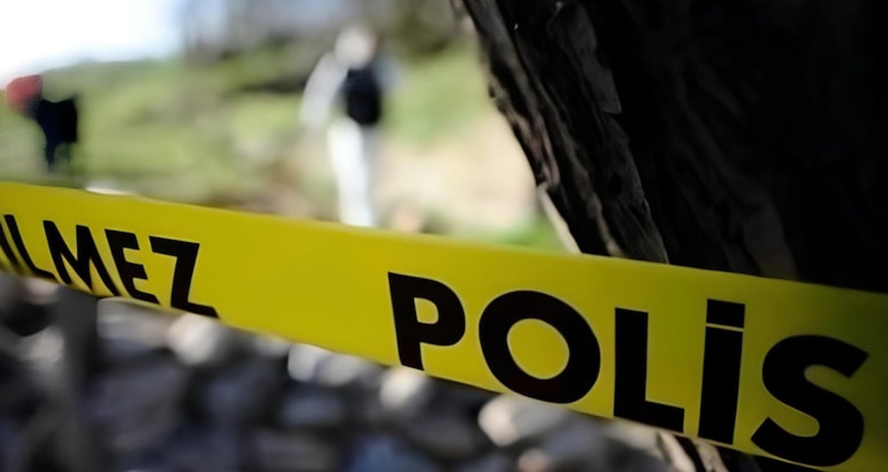 otopark yakinindaki erkek cesedi ekipleri harekete gecirdi QlUAvtmr