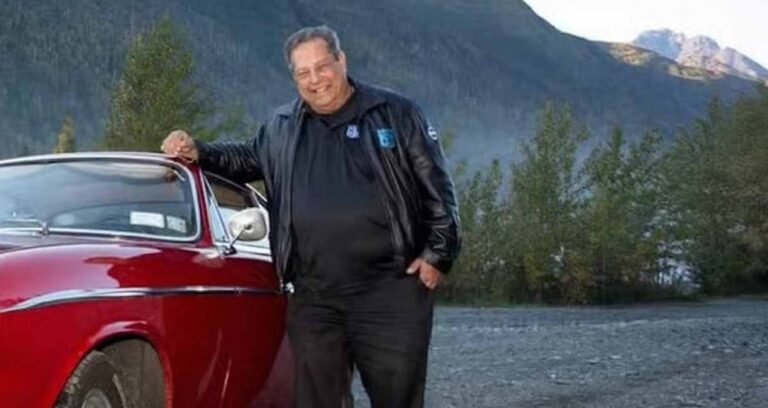 oyle bir yol yapti ki tarihin en yuksek kilometreye sahip arabasi unvanini aldi bu aya 7 kez gidip gelmek demek d6y5Ml8L