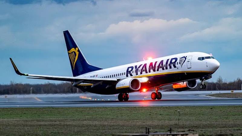 pasaport yiyen ve tuvalete atan yolcular londra ucagini parise indirdi g92DAHbQ