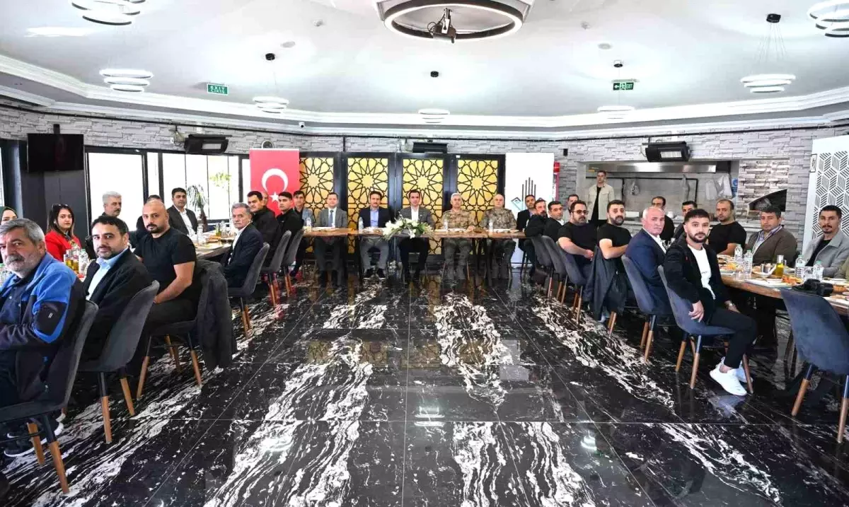 bitlis valisi ahmet karakaya basin mensuplariyla bir araya geldi 5vEHChQ5.jpg