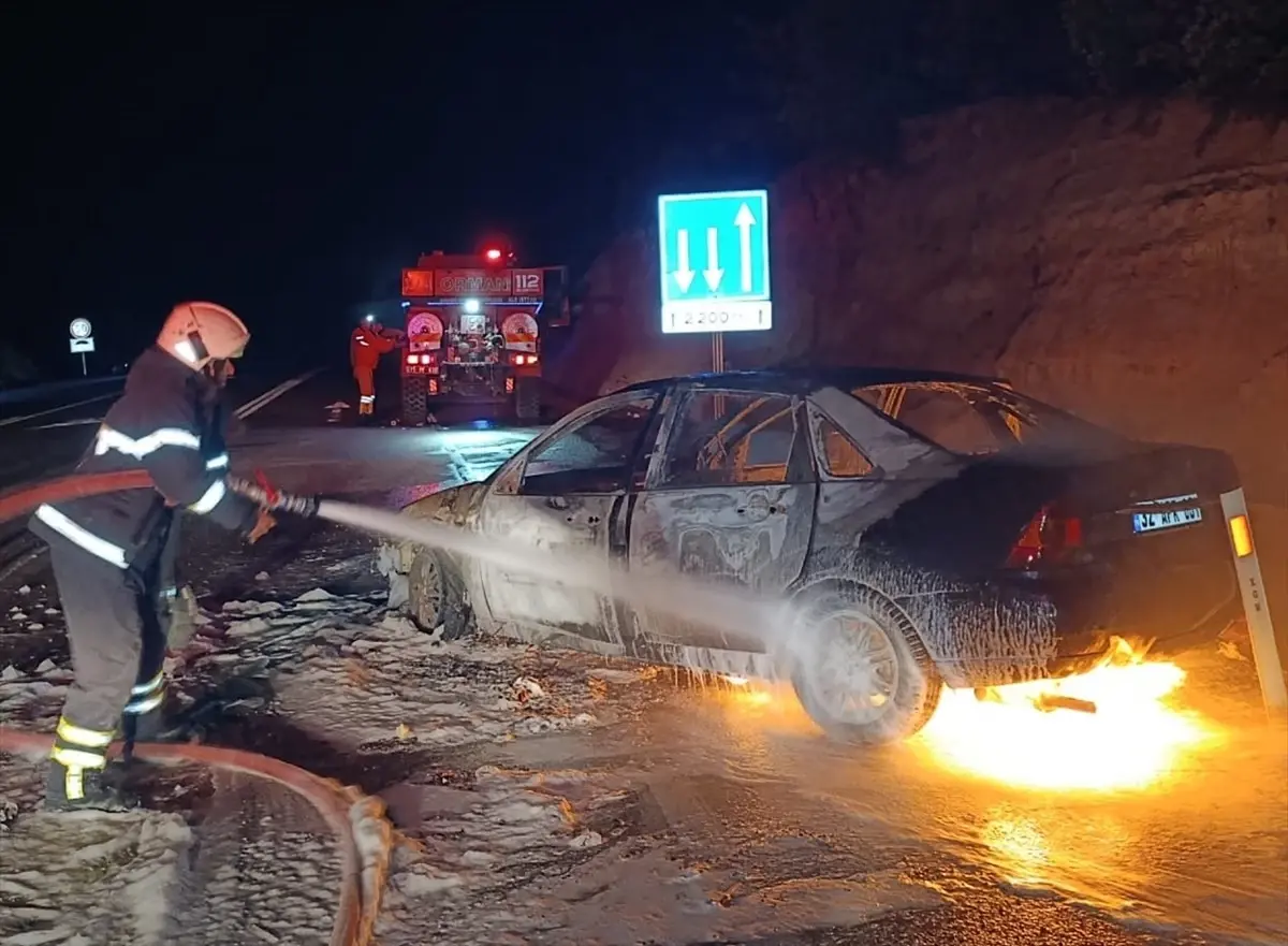 bucakta otomobil yangini IERPV1MV.jpg