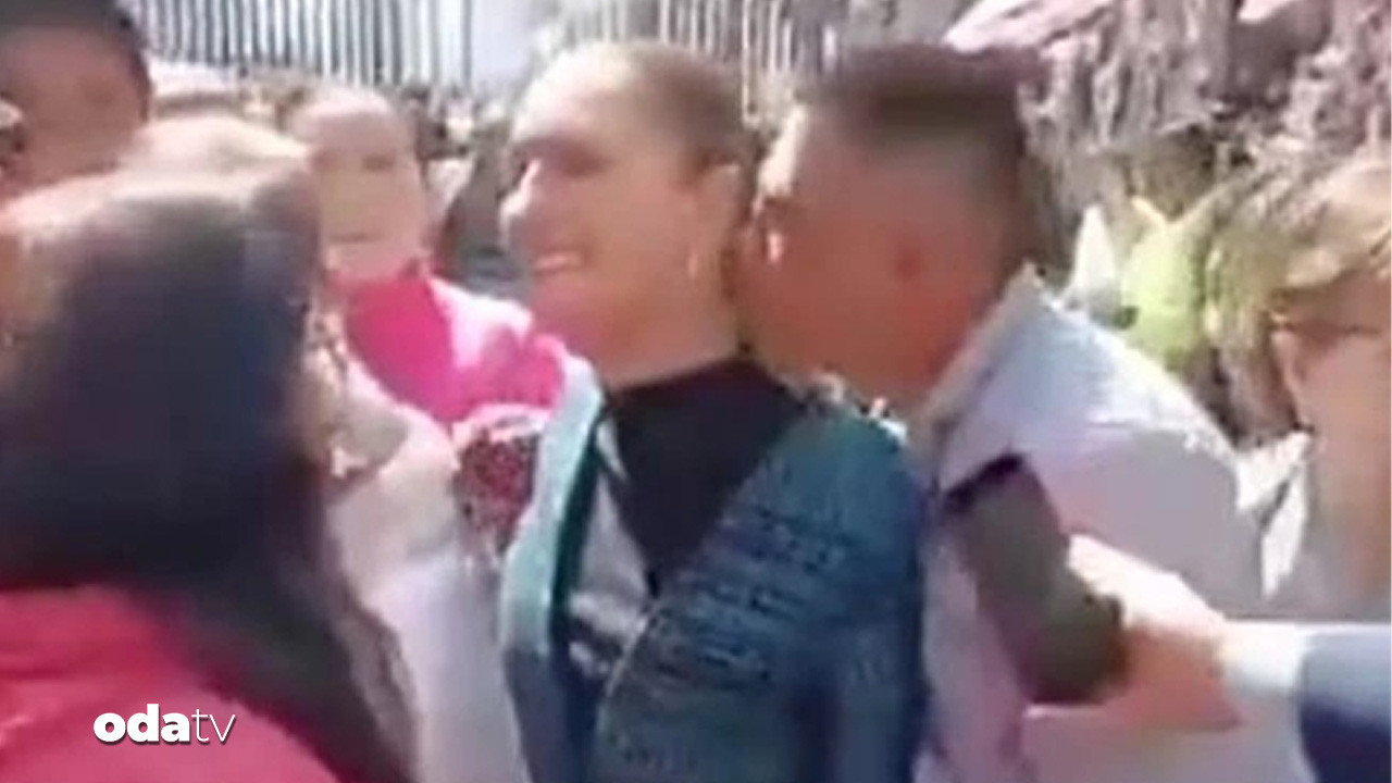 devlet baskanina sokak ortasinda taciz C9ZMizvn.jpg