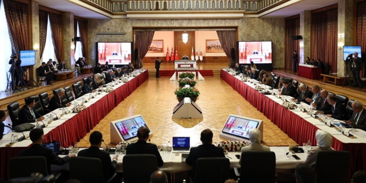 son dakika komisyonda imrali hazirliklari tam gaz kurtulmus partilerle gorusecek 4vgk4Vk6.jpg