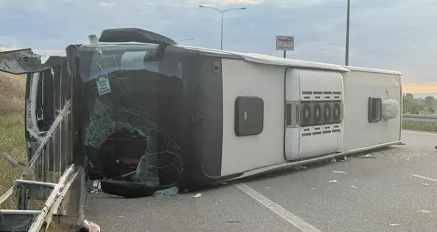 İstanbul-İzmir Otoyolu’nda Otobüs Devrildi: 36 Kişi Yaralandı