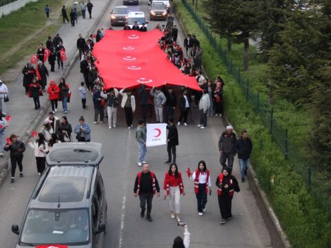 Zara’da Gençlik Haftası İçin Bayrak Yürüyüşü Düzenlendi