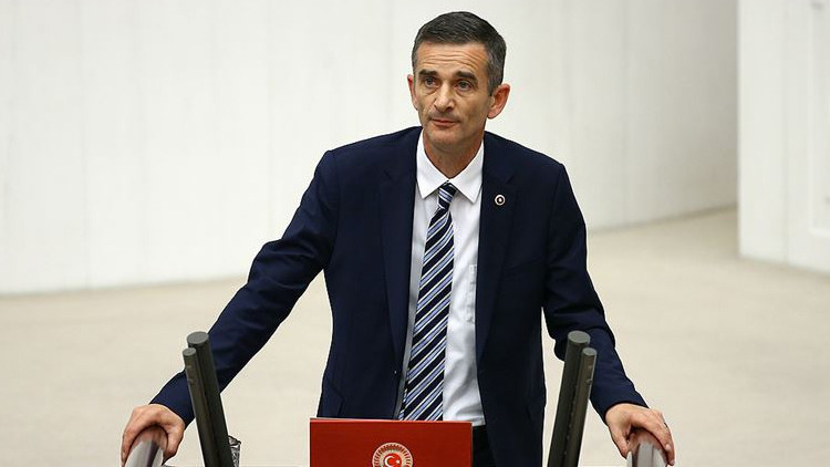 Ümit Dikbayır kimdir, kaç yaşında nereli? CHP’den istifa eden Ümit Dikbayır biyografisi ve siyasi kariyeri