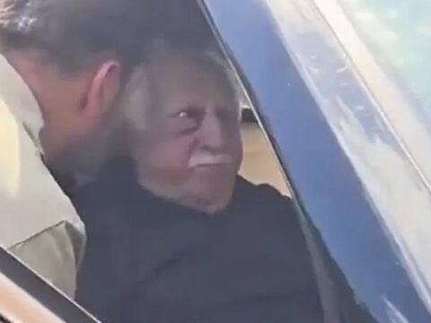 Fetode ic savas orgutte para ve koltuk yarisi LdvYNDPX